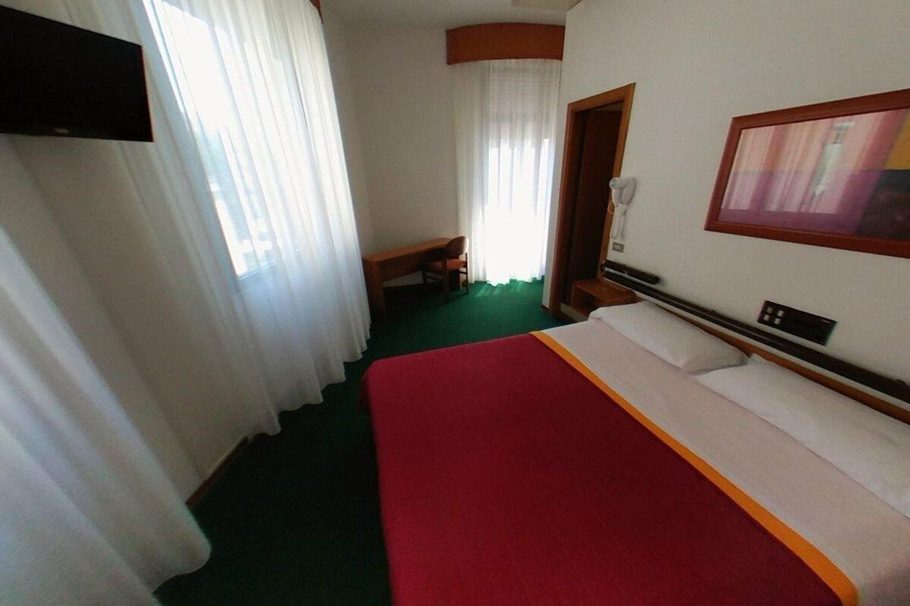 Hotel Arpa Rimini Eksteriør billede