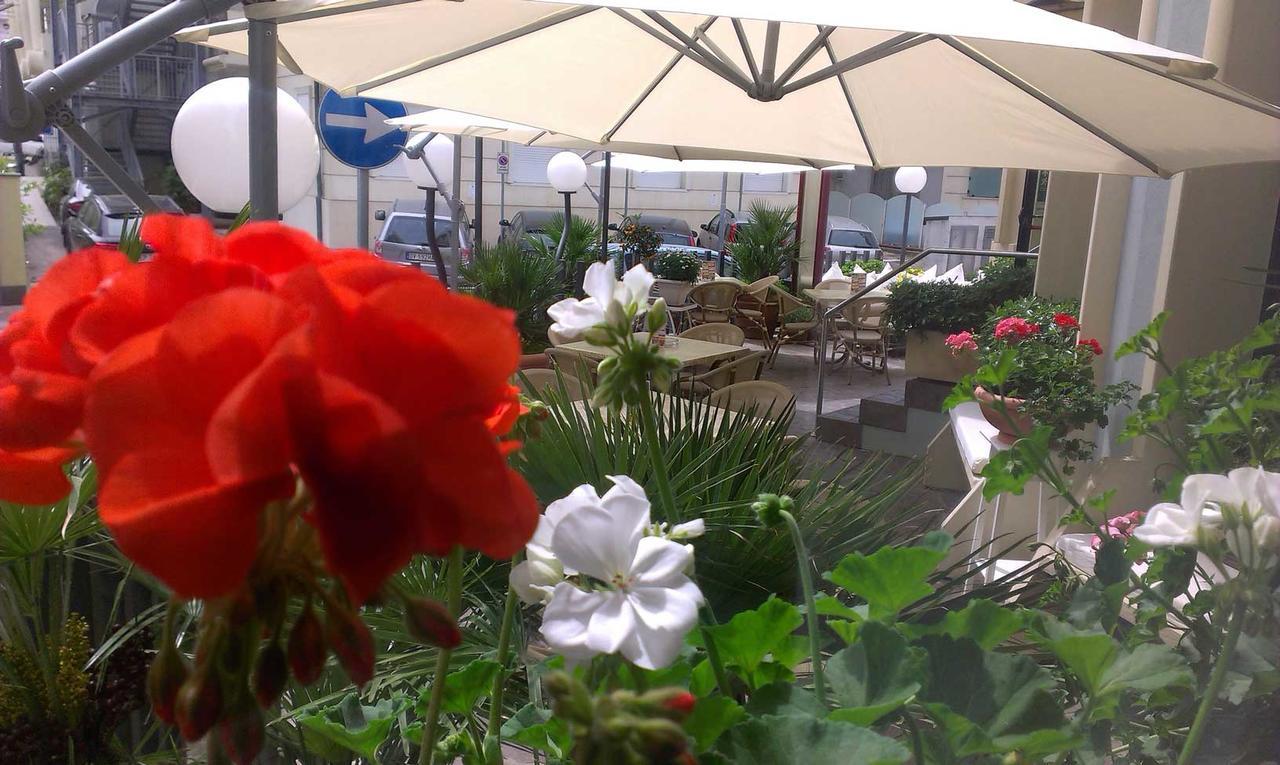 Hotel Arpa Rimini Eksteriør billede