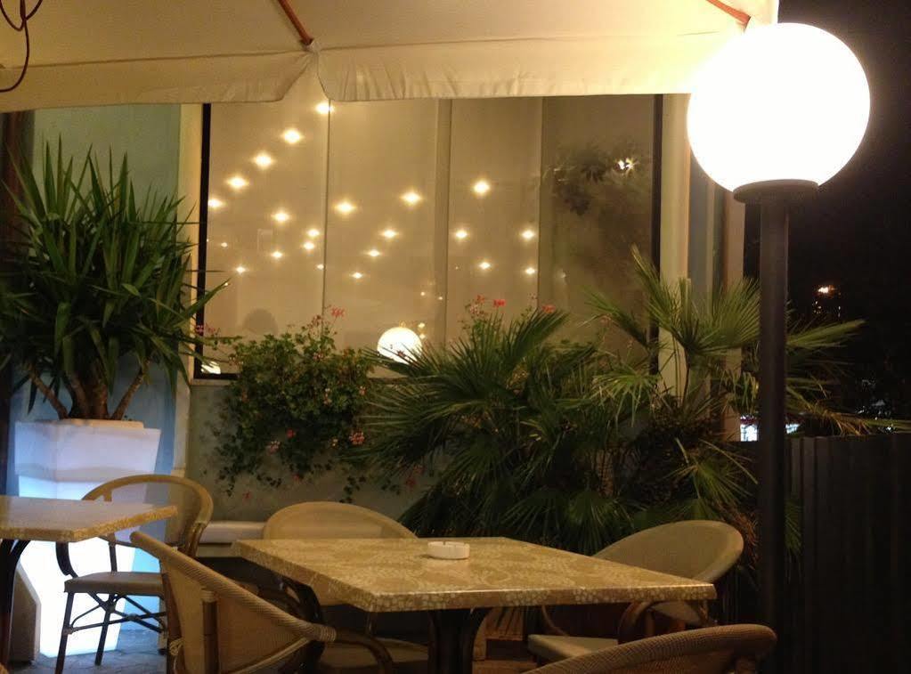 Hotel Arpa Rimini Eksteriør billede