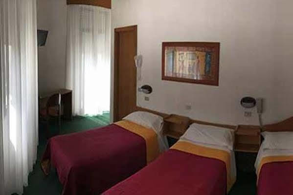 Hotel Arpa Rimini Eksteriør billede